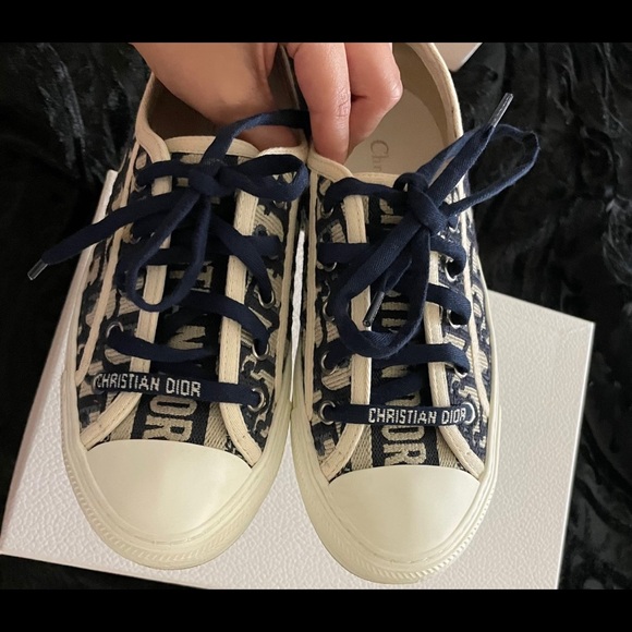 Dior navy blue / white sneakers , also comes with white shoe laces . - Picture 4 of 4